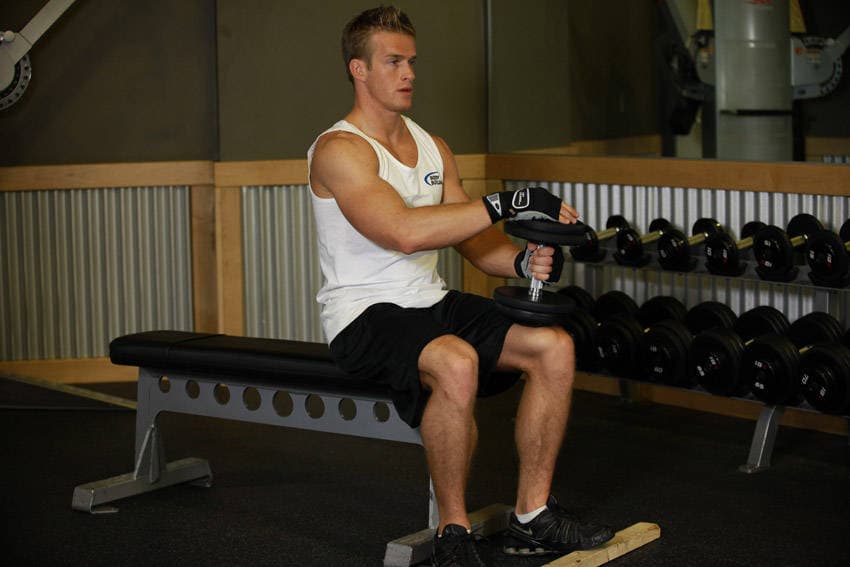Dumbbell Seated One-Leg Calf Raise step 2